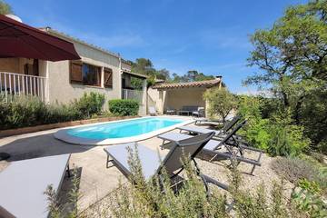 Cottage pour 6 personnes, avec terrasse et jardin, animaux acceptés à Goudargues