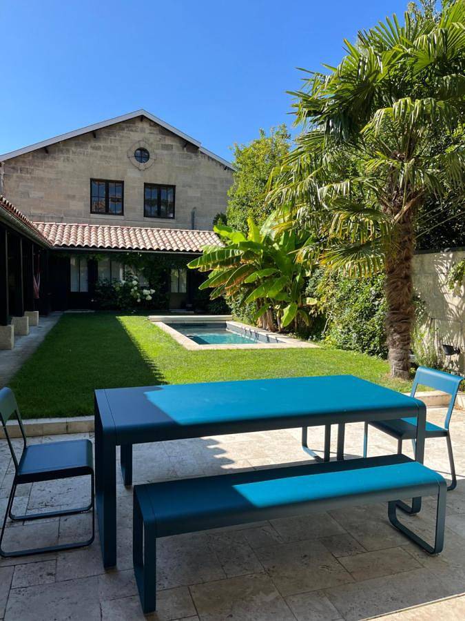 Ferienhaus für 12 Personen, mit Terrasse und Garten sowie Pool und Ausblick in Bordeaux