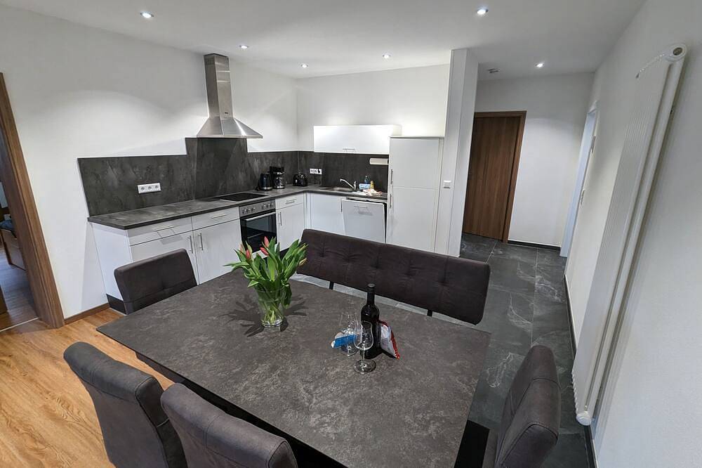 Ganze Wohnung, Ferienwohnung (1) Eg - 80 qm - mit Garten - direkt am Bahnhof in Europa-Park, Ringsheim