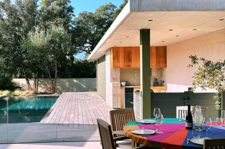 Location de vacances pour 8 personnes dans Office De Tourisme De Sainte Lucie De Porto Vecchio