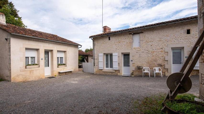 Location de vacances pour 2 personnes, avec Terrasse à Civaux - 4