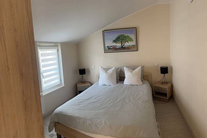Apartamento entero, F2 Place République Centre - Bright & equipped in Châlons-en-Champagne, Marne