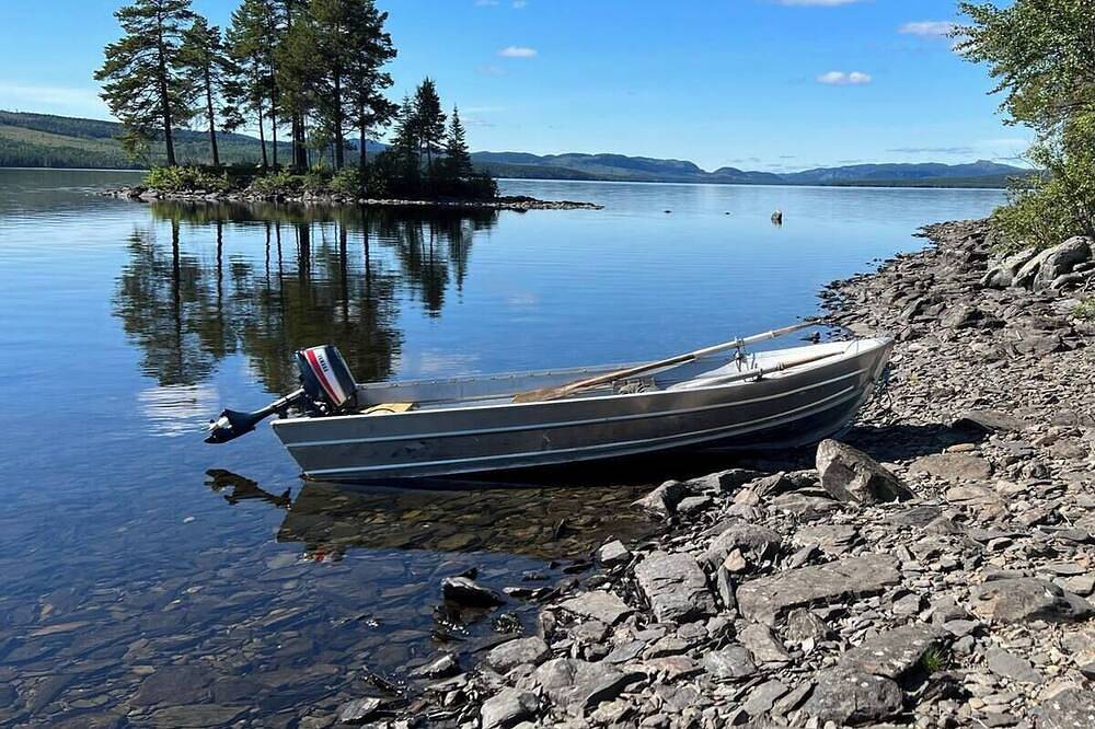 Ganze Wohnung, Eget Enkelt Dubbelrum med Hall i Modernt Hem, Naturnära in Strömsund, Jämtland