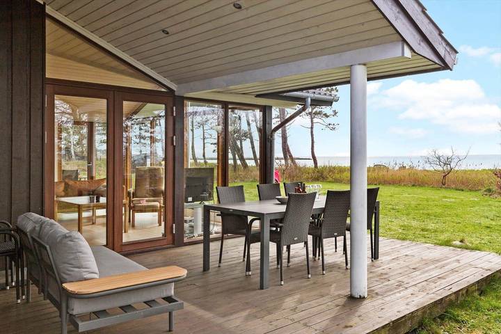 Ferienhaus für 8 Personen, mit Sauna und Whirlpool sowie Terrasse, mit Haustier