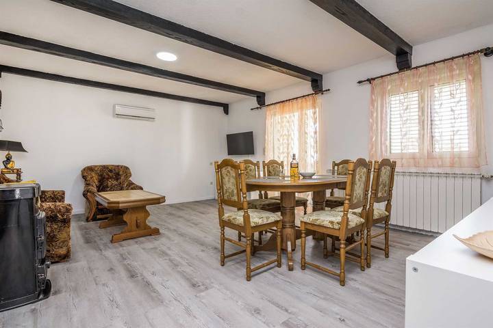 Ferienwohnung für 6 Personen, mit Balkon/Terrasse und Terrasse in Privlaka - 2