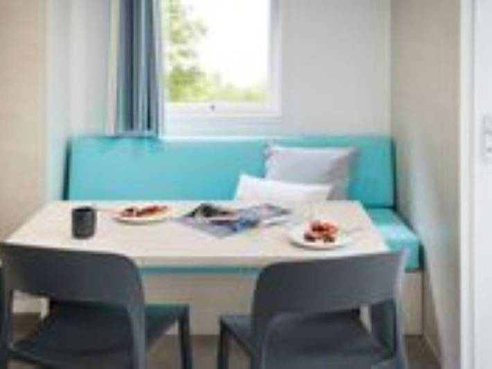 Camping pour 4 personnes, avec terrasse et piscine à Roquebrune-sur-Argens - 3