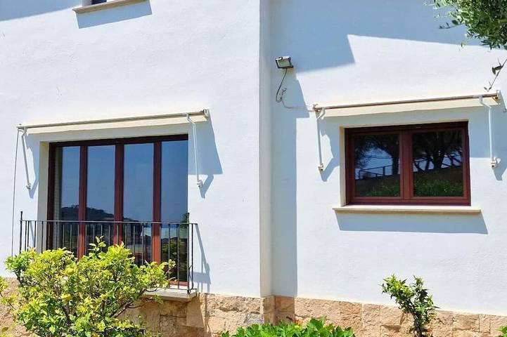 Villa für 6 Personen, mit Balkon und Terrasse sowie Garten