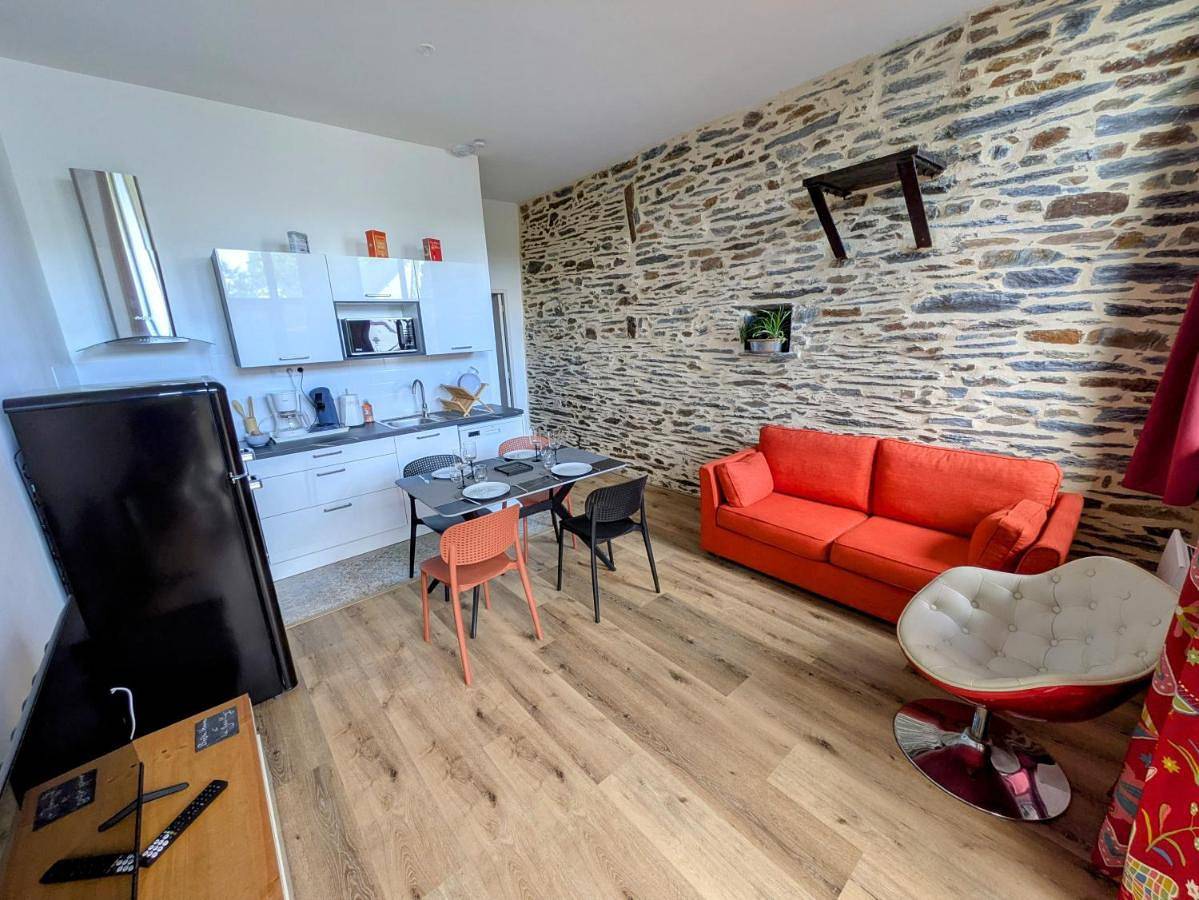 Appartement entier, La Forge - plain-pied, terrasse et calme à La Gacilly in La Gacilly, Région de Vannes