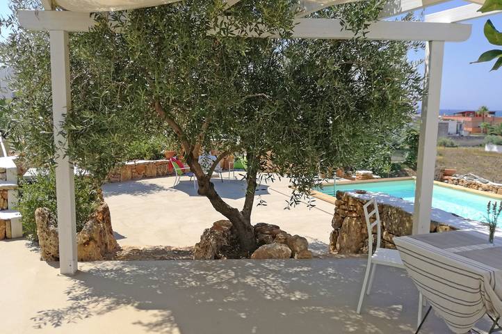 Villa La Samia in Torricella, Gulf of Taranto