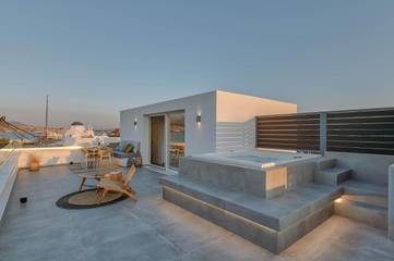 Gîte pour 4 personnes, avec jacuzzi et balcon dans Antiparos Ville