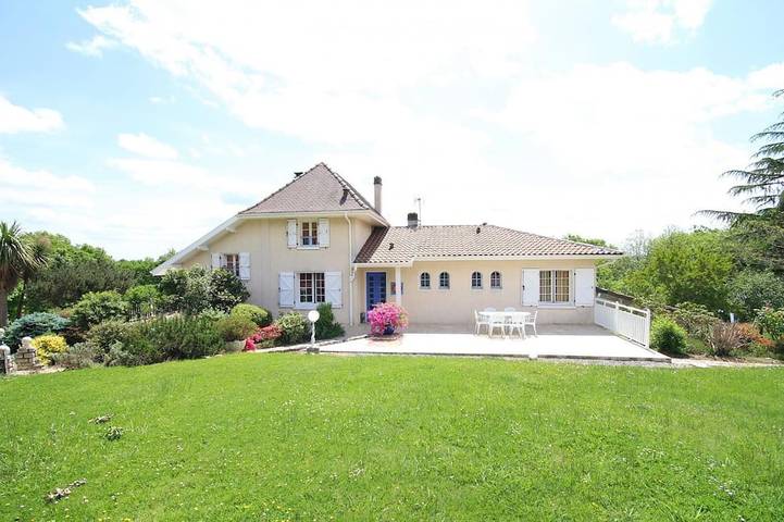 Gîte pour 5 personnes, avec jardin à L'Hôpital-d'Orion