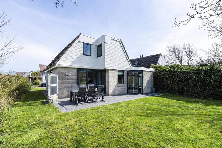 Huisje aan zee voor 7 personen, met terras en balkon/terras in Walcheren