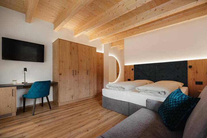 B&b per 4 persone, con Balcone e Terrazza nonché Idromassaggio e Giardino in Dolomiti di Braies