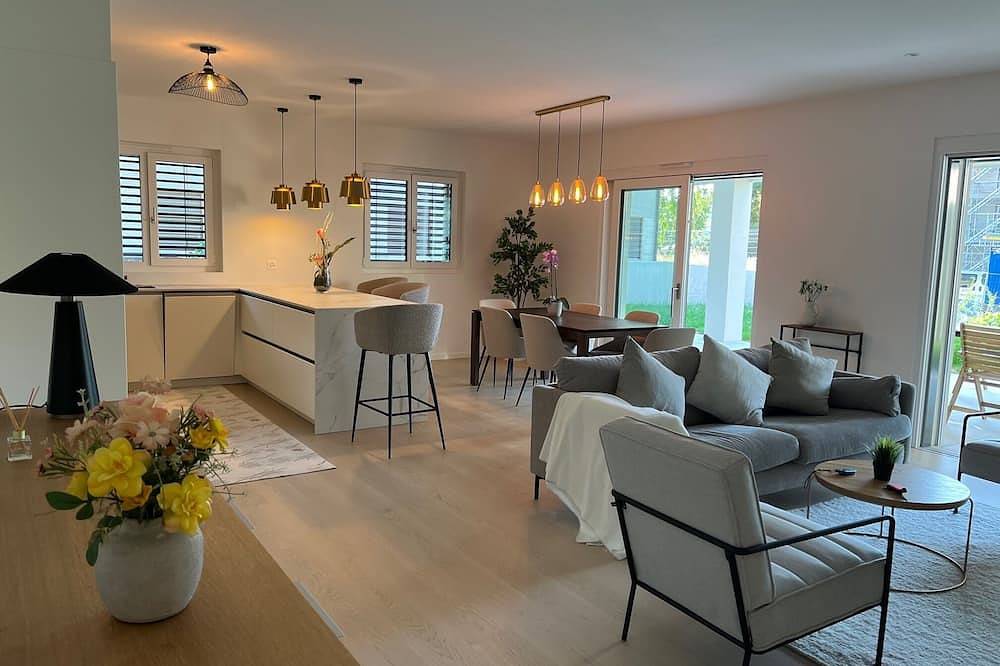 Ganze Wohnung, Luxury lakeside home Geneva Lausanne in Rolle, Genfer See