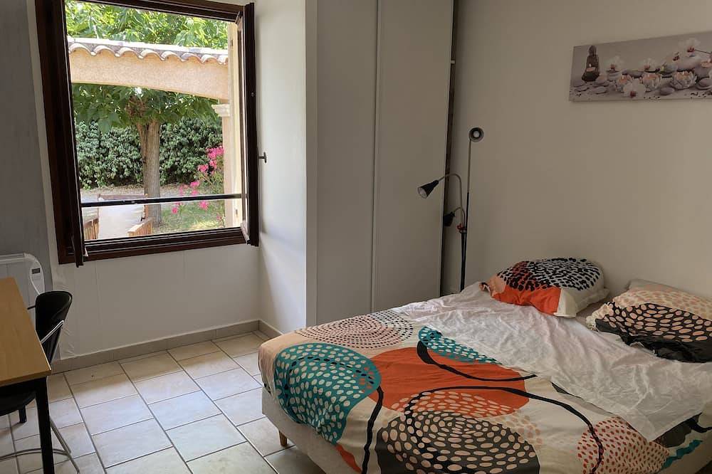 Villa con piscina cerca del mar y río in Montarnaud, Región de Lodève