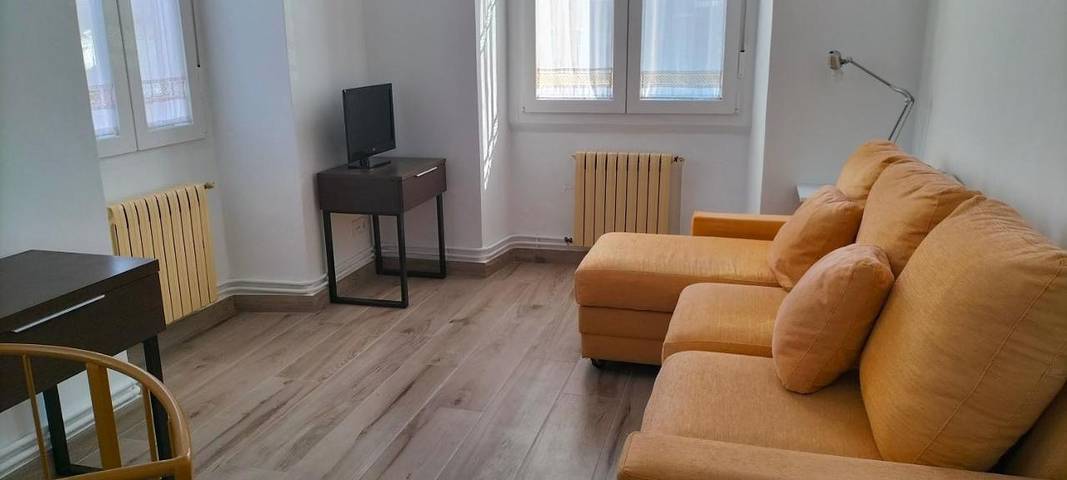 Apartamento de vacaciones para 4 personas, con jardín y vistas - 1