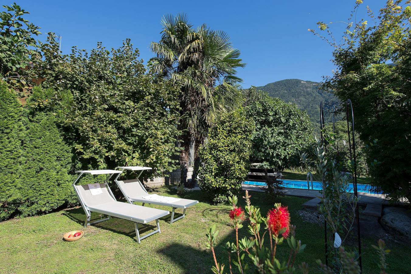 Entire apartment, Apartment 'Stöckerhof  Apfel' with Mountain View, Shared Pool and Wi-Fi in Merano, Sarntal Alps