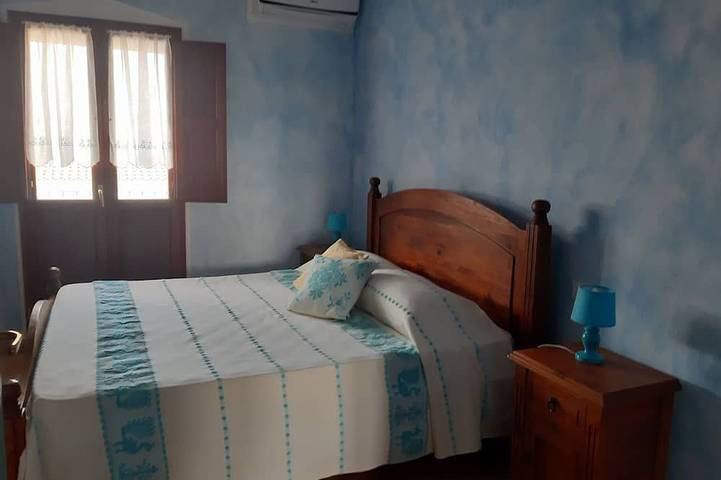 Location de vacances pour 5 personnes, avec balcon ainsi que piscine et jardin à Sant'Anna Arresi - 3