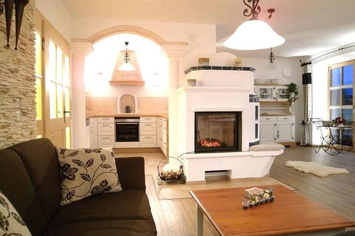 Ferienwohnung für 5 Personen, mit Whirlpool und Terrasse sowie Garten und Pool in Übersee