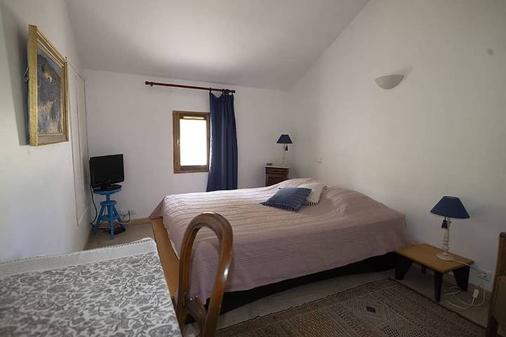 Gîte pour 4 personnes, avec jardin ainsi que piscine et terrasse à Velleron - 2