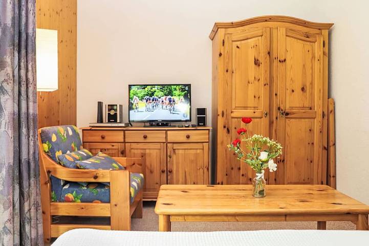 Gîte pour 4 personnes, avec jardin dans Siviez - 2