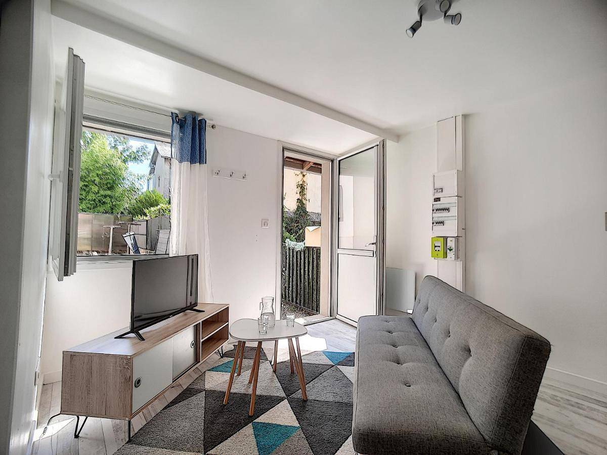 Three-Bedroom House in Tarbes, Hautes-Pyrénées