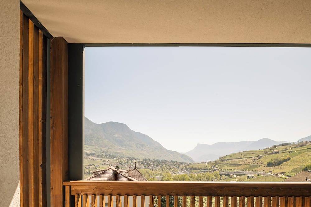 Ganze Wohnung, Appartement mit großer Südterrasse, inkl. Garagenstellplatz in Dorf Tirol, Texelgruppe