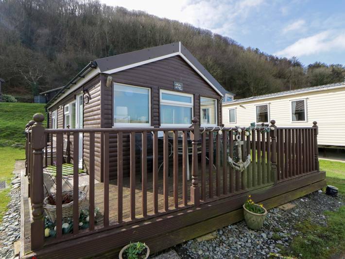 The Cosy Den in Clarach Bay, Cardigan Bay
