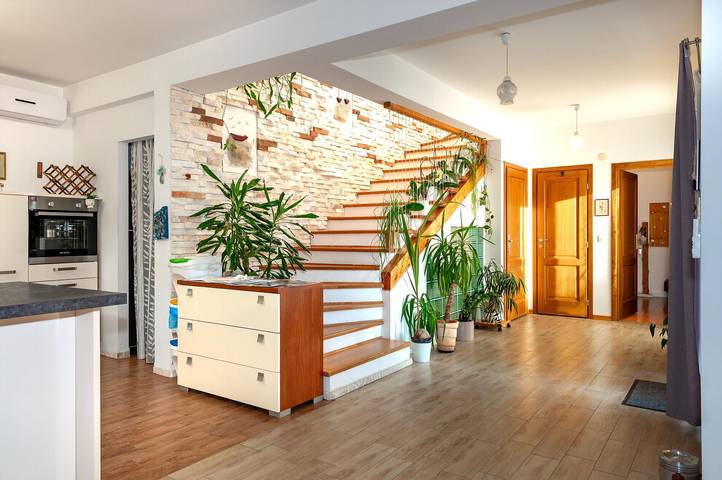Villa pour 8 personnes, avec terrasse et sauna ainsi que jardin et piscine à Šibenik - 2