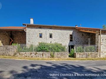 Gîte pour 12 personnes, avec jardin à Usson-en-Forez