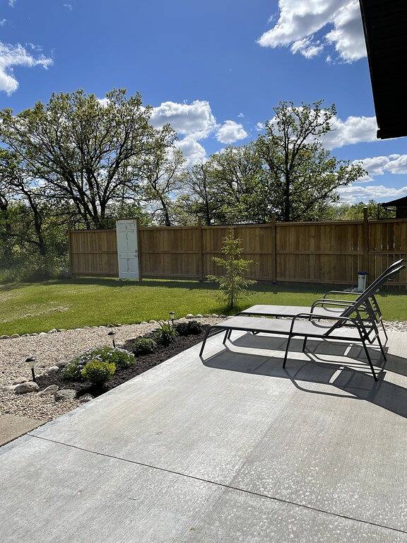 Cozy, Romantic, Riverfront Cottage in Manitoba