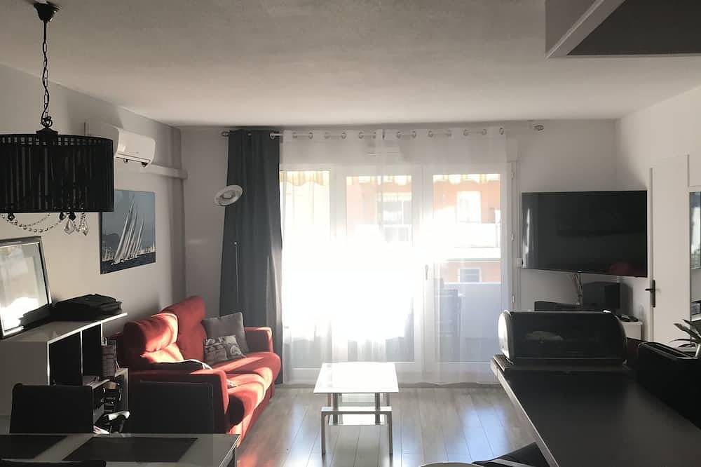 Ganze Wohnung, Apartment 50m2 3 minu de la mer 4 persons 1 bedroom 2 beds Clim Wifi Garage in Antibes, Cannes und Umgebung