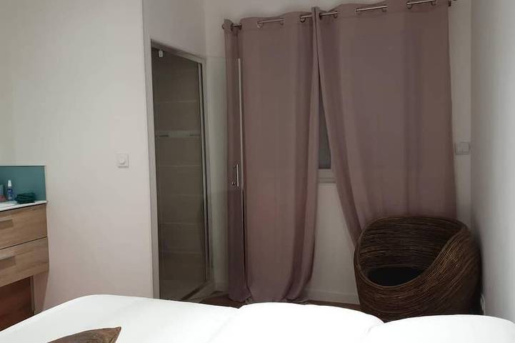 Location de vacances pour 8 personnes, avec jardin ainsi que sauna et terrasse à Néac - 3