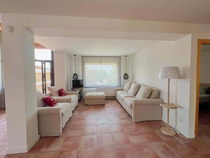 Casa rural para 12 personas, con piscina y jardín, Se admiten mascotas en Noguera - 3