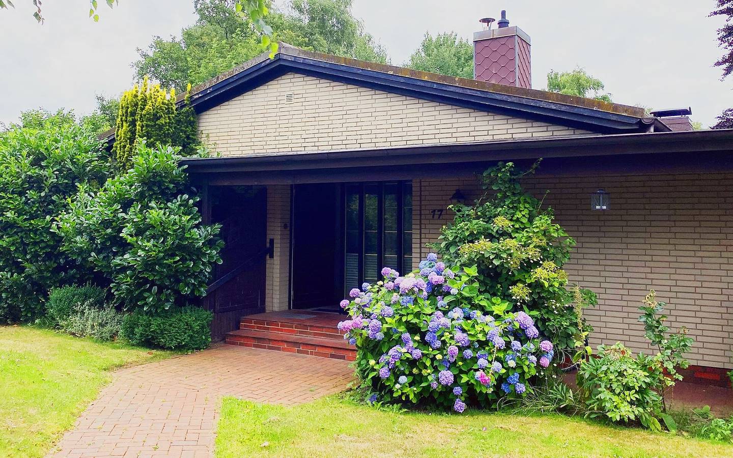 Holiday Home 'Ferienhaus Emeis' with Terrace, Garden and Wi-Fi in Leck, Grünes Binnenland