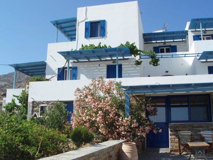 Holiday rental for 2 people, with Balcony and Terrace as well as Garden in Ios