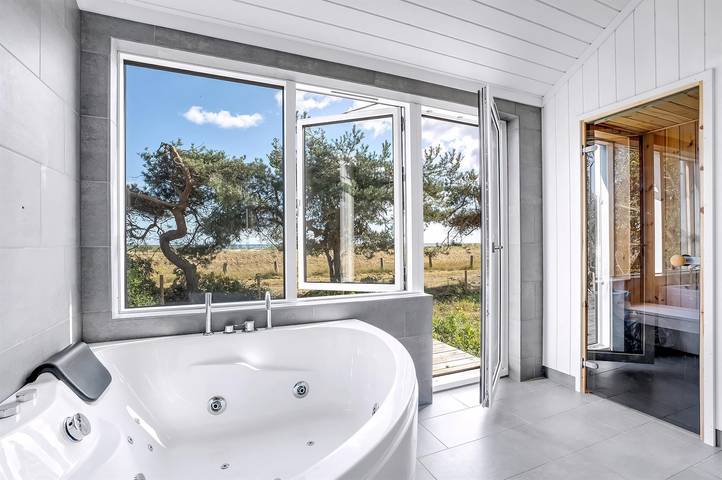 Ferienhaus mit Meerblick für 8 Personen, mit Sauna und Whirlpool sowie Terrasse auf Falster - 2