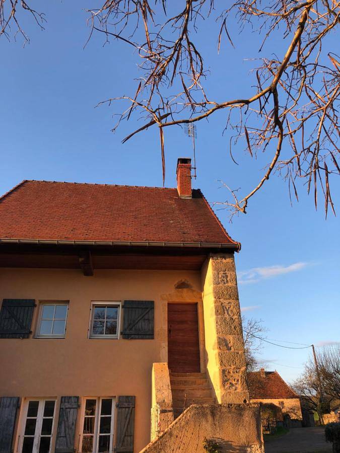 Location de vacances pour 6 personnes, avec Terrasse et Jardin ainsi que Piscine et Vue à Dyo - 3