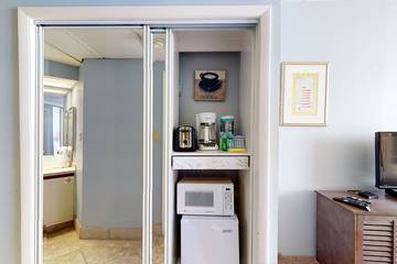 Vacation Apartment for 8 Guests in Miramar Beach, Emerald Coast, Picture 3