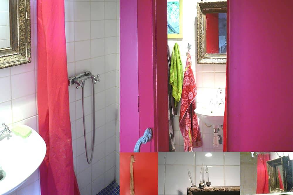 Casa unifamiliar orientada al sur con piscina y vistas panorámicas del Cher in Bourré, Región de Blois