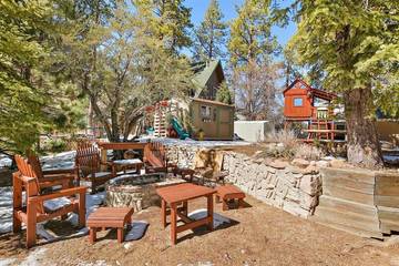 Holiday Home for 14 People in Snow Summit, Big Bear Lake, Photo 4