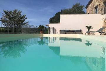 Gîte pour 2 personnes, avec piscine et balcon à Tresques