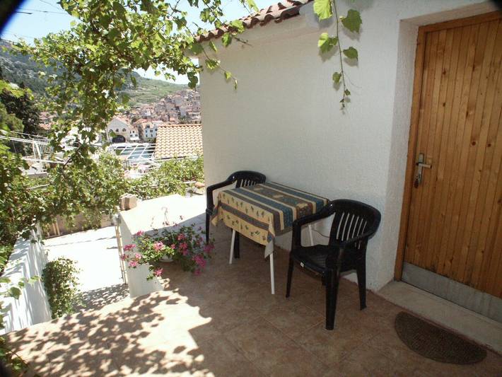 Ferienwohnung für 2 Personen, mit Balkon/Terrasse, mit Haustier auf Hvar