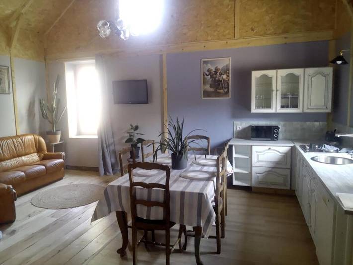 Chambre d’hôte pour 2 personnes, avec Terrasse et Piscine dans le Cantal - 4