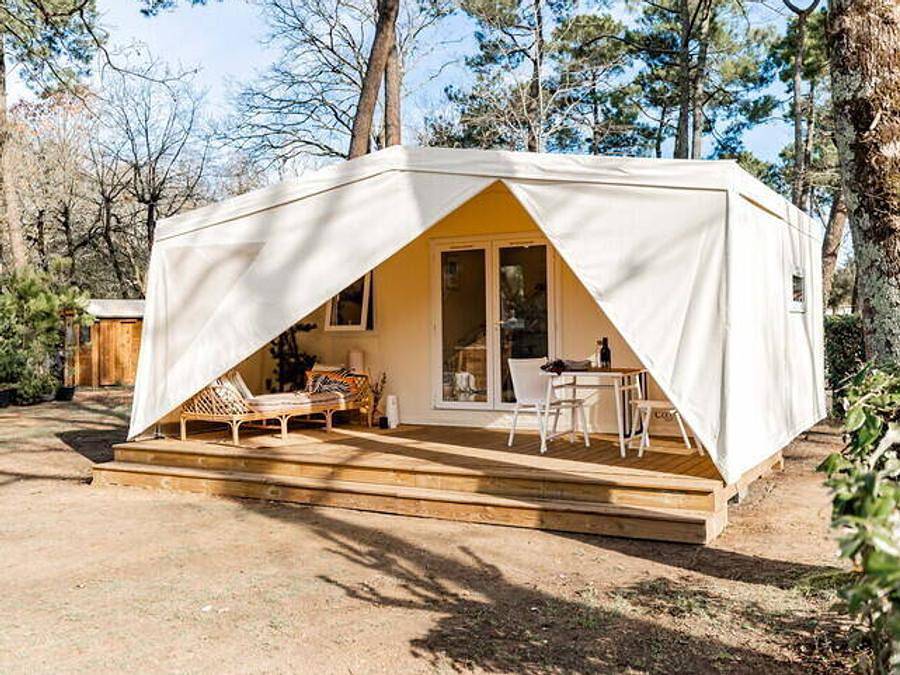 Camping Domaine de Soleil Plage - Mobilheim 4 personen - Coco Sweet | 2 Zi. | 4 Pers. | Erhöhte Terrasse | Ohne Bad | Klimaanlage in Vitrac, Périgord Noir