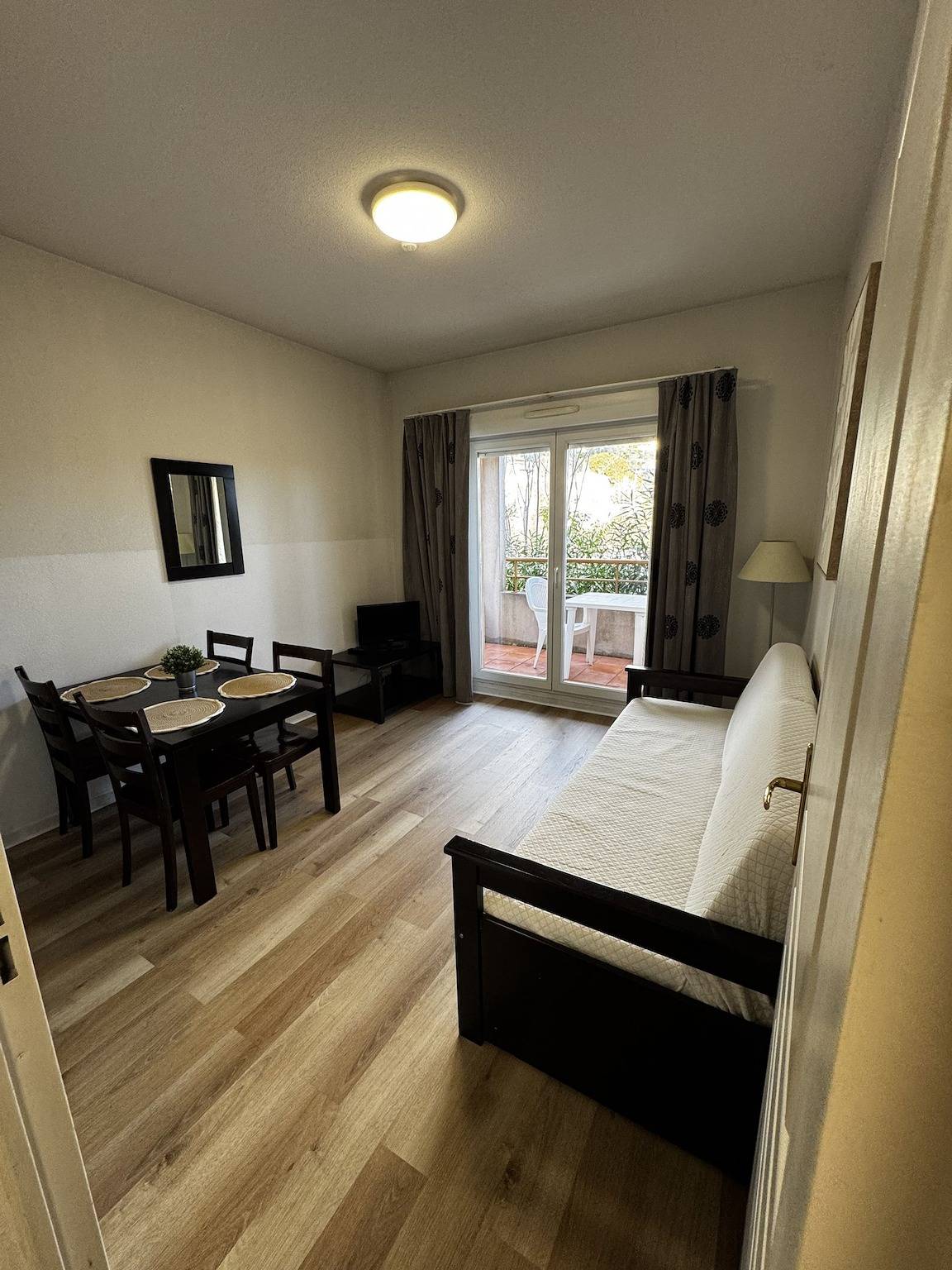 Appartement De Vacances pour 4 Personnes dans Grasse, Région de Cannes