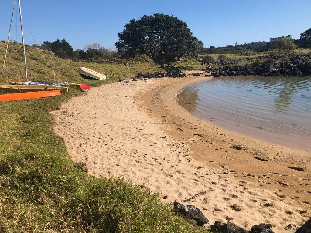 Northern Lodge - cottage in a quiet rural setting, lush tropical gardens in Kerikeri, Bay Of Islands