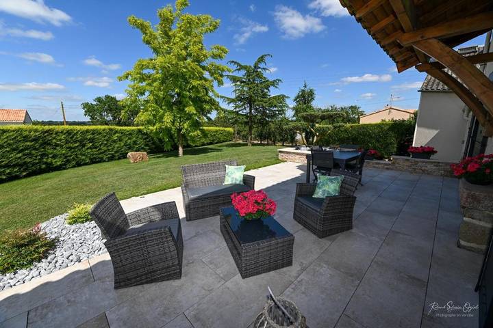 Location de vacances pour 2 personnes, avec terrasse et jardin à La Gaubretière - 4