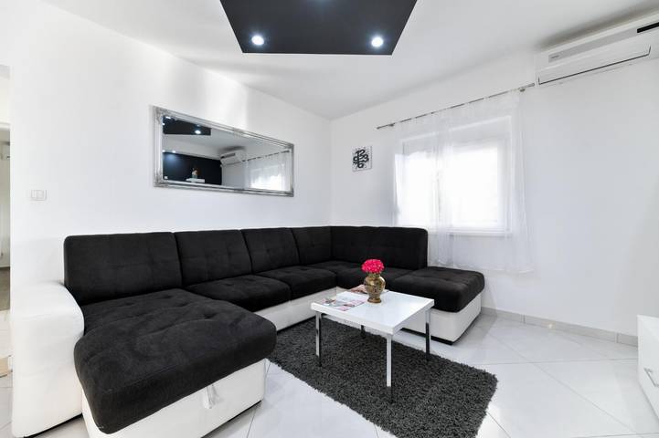 Villa für 10 Personen, mit Garten und Kinderpool sowie Terrasse in Zadar - 4