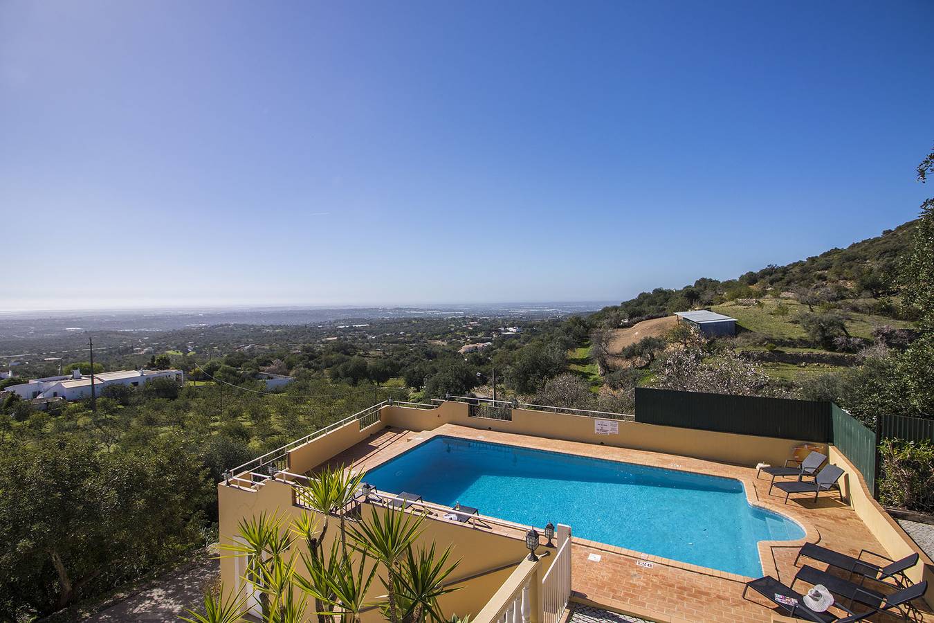 Villa for 10 personer med hage in Faro-distriktet